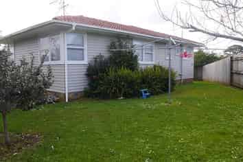 4 Ervine Place , Bucklands Beach