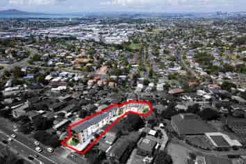 4/318 Wairau Road, Glenfield