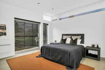  Point Chevalier, Point Chevalier