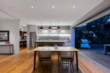  Point Chevalier, Point Chevalier