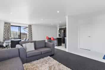 10 Inuwai Street, Glenview