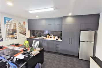 Sharp Wairau Industrial - 260m²