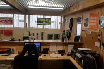  Industrial unit suitable for clean automotive 