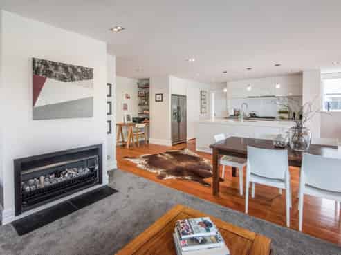 16 Burgess Road, Cheltenham, Devonport