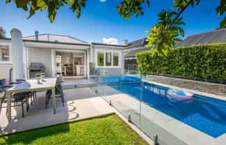 16 Burgess Road, Cheltenham, Devonport