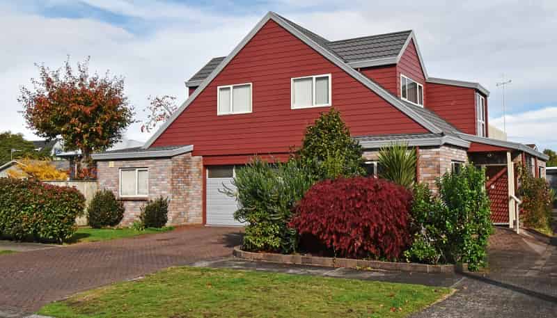 2/17 Puriri Street, Hilltop