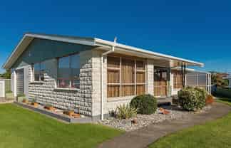 90 Queen Street, Westport