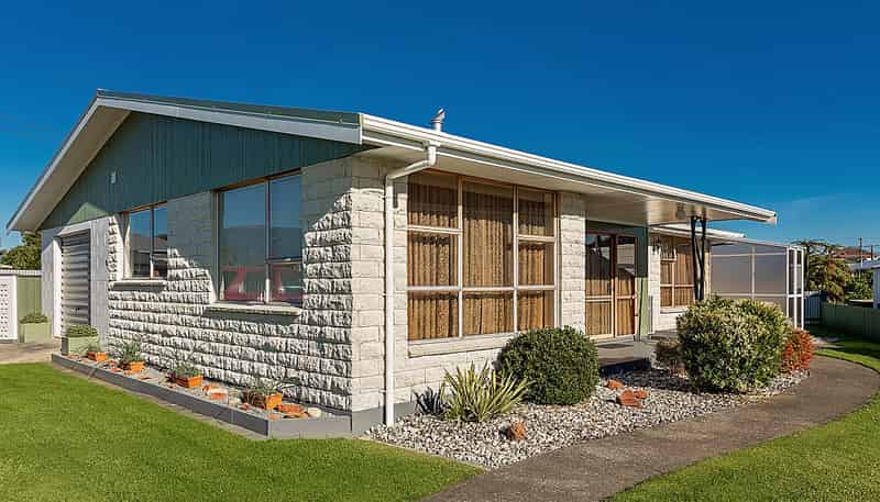 90 Queen Street, Westport