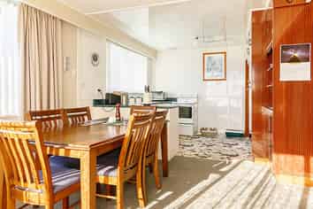 90 Queen Street, Westport