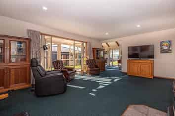 6 Harkness Place, Westport