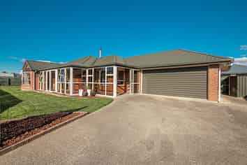 6 Harkness Place, Westport