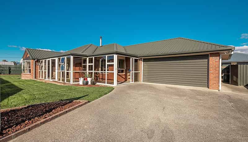 6 Harkness Place, Westport