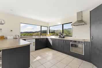 8 Harry Shaw Way, Raumati South