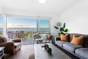 23/2 Onslow Road, Khandallah