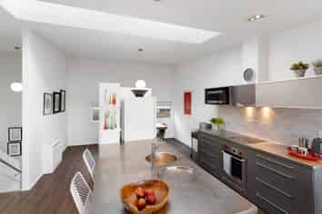 23/2 Onslow Road, Khandallah