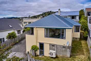 2/31 Bould Street, Johnsonville