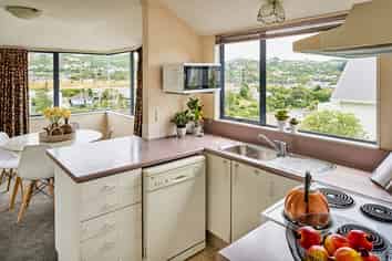 2/31 Bould Street, Johnsonville