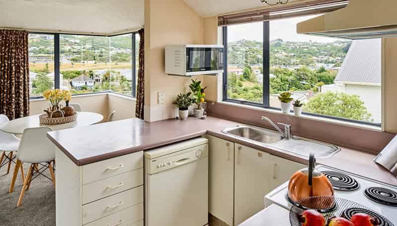 2/31 Bould Street, Johnsonville