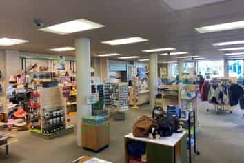 PROMINENT CORNER RETAIL OR OFFICE