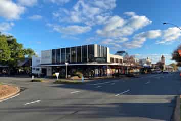 PROMINENT CORNER RETAIL OR OFFICE