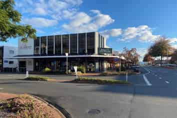 PROMINENT CORNER RETAIL OR OFFICE