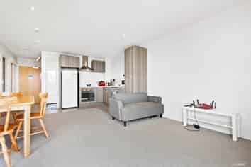 304/1 Rose Garden Lane, Albany