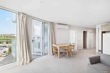 304/1 Rose Garden Lane, Albany