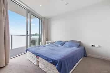 304/1 Rose Garden Lane, Albany