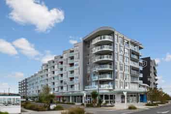 304/1 Rose Garden Lane, Albany