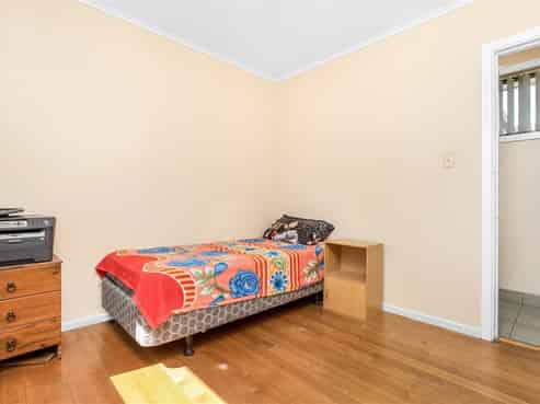 8 Thompson Terrace, Manurewa