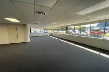 CBRE - Quality Sun Drenched Office