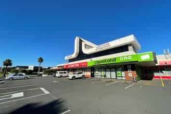 CBRE - Secure Manukau Office Space