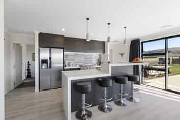 14 Crawford Lane, Alexandra