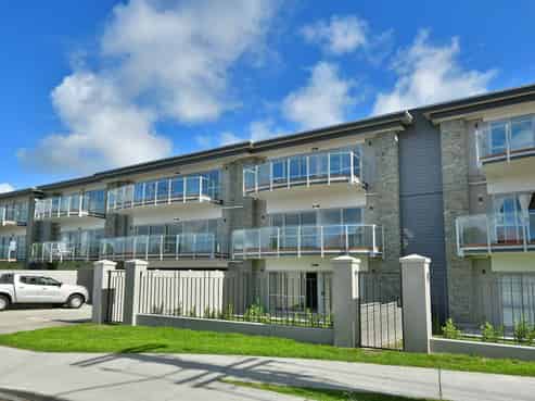 312/252 Centreway Road, Orewa