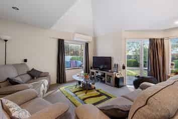 5/37 Avonhead Road, Avonhead