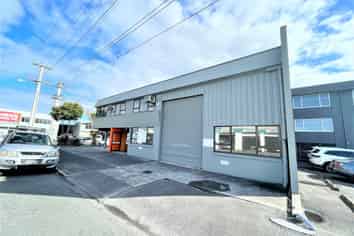 STANDALONE MT EDEN OFFICE/WAREHOUSE