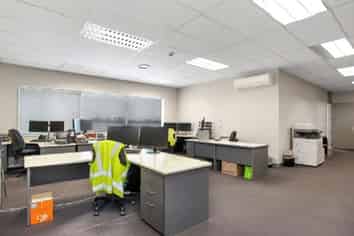 2,916 sqm Airport Location