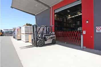 2,916 sqm Airport Location