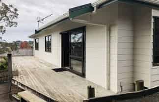 2/60 Sycamore Drive, Sunnynook