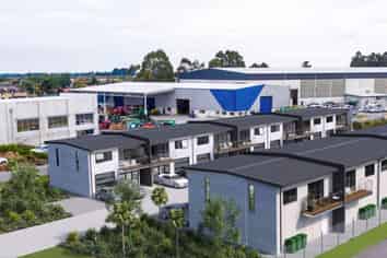 Live/work units - unique opportunity