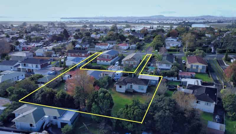100 & 106 Te Atatu Road, Te Atatu South