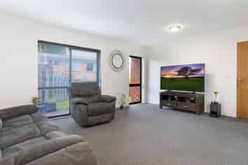 60a Tiroroa Avenue, Te Atatu South