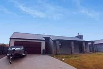 10 Elizabeth Place, Clyde