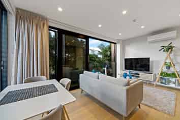 8/236 Kepa Road, Mission Bay