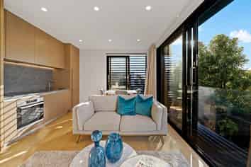 8/236 Kepa Road, Mission Bay