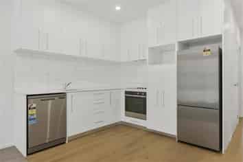 G05/165 Lake Road, Northcote