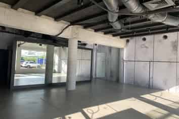 Great value Takapuna retail