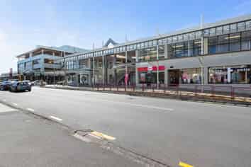Great value Takapuna retail