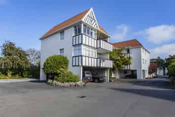 2/24 Mansfield Avenue, Merivale