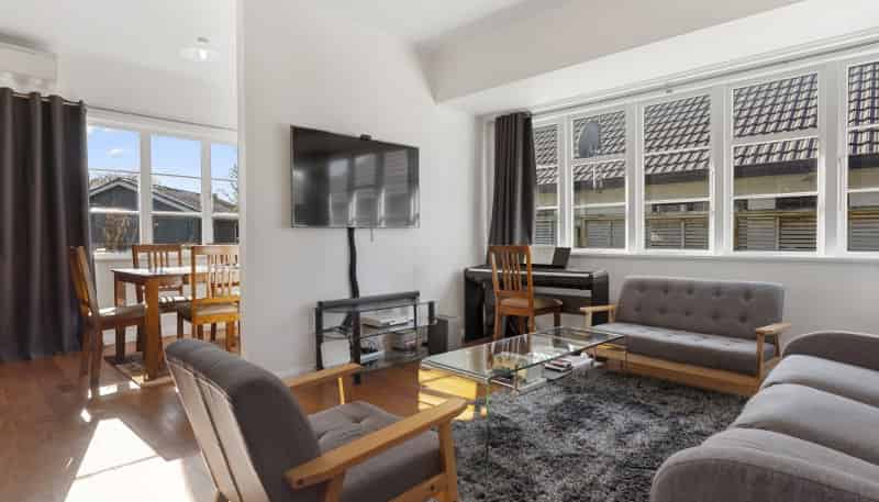 65 Park Road, West End